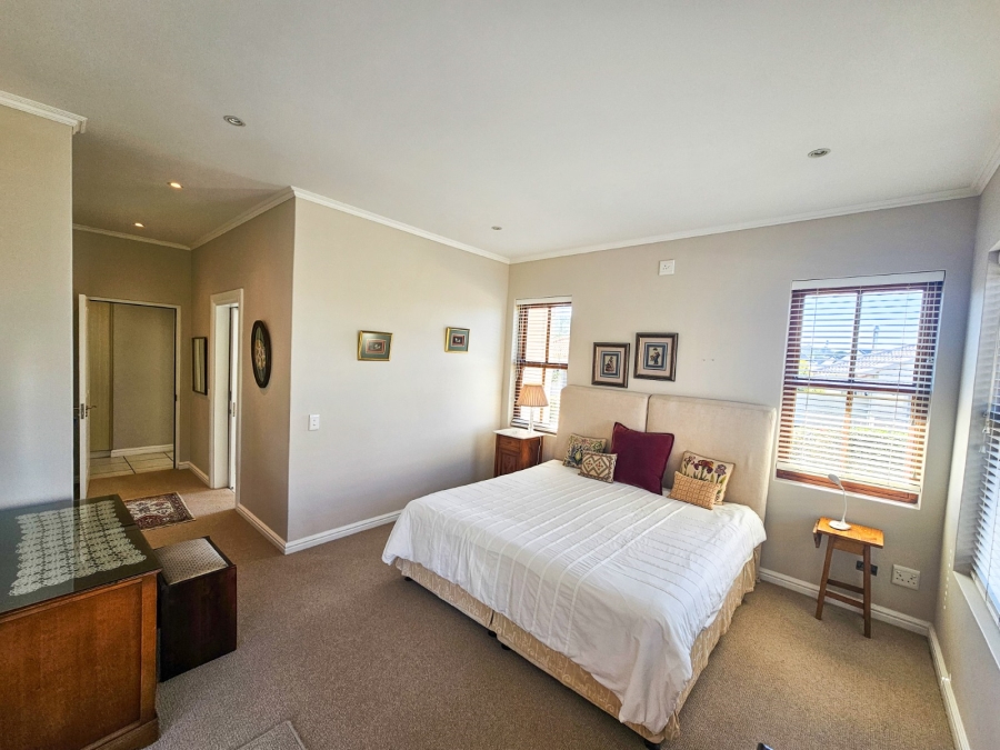 2 Bedroom Property for Sale in Whale Rock Gardens Western Cape